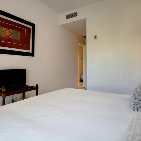 Las Adelfas Ii Apartment *