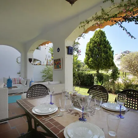 Las Adelfas Ii Apartment